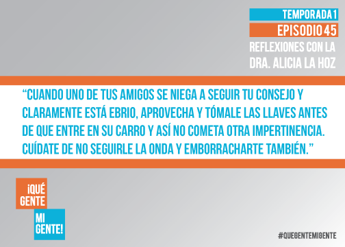 Cuando uno de tus amigos se niega a seguir tu consejo y claramente está ebrio, aprovecha y tómale las llaves antes de que entre en su carro y así no cometa otra impertinencia. Cuídate de no seguirle la onda y emborracharte también.